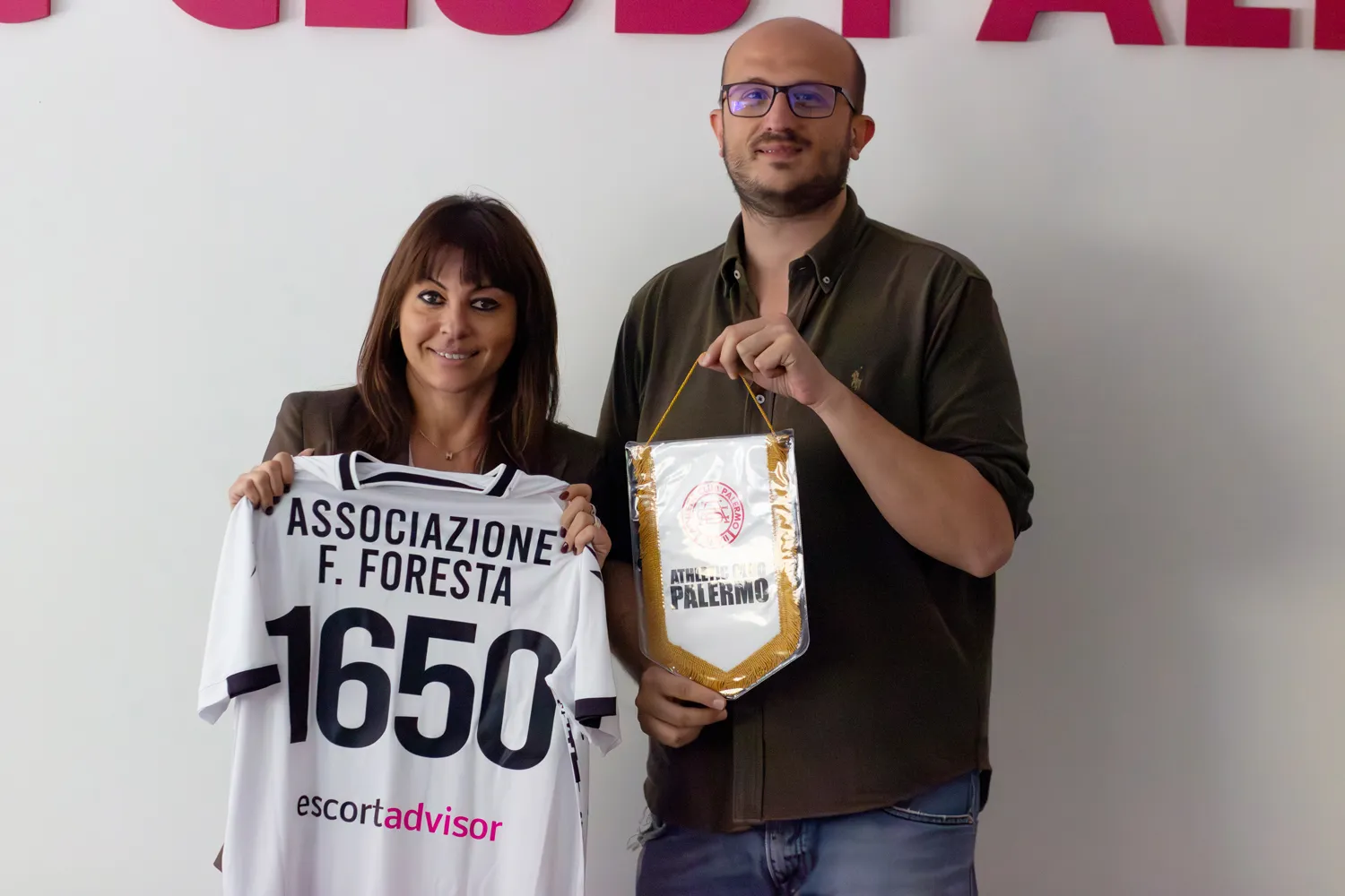 "Palermo Legends": Athletic Club Palermo y Escort Advisor donan 1.650 euros a la Asociación Francesco Foresta OdV